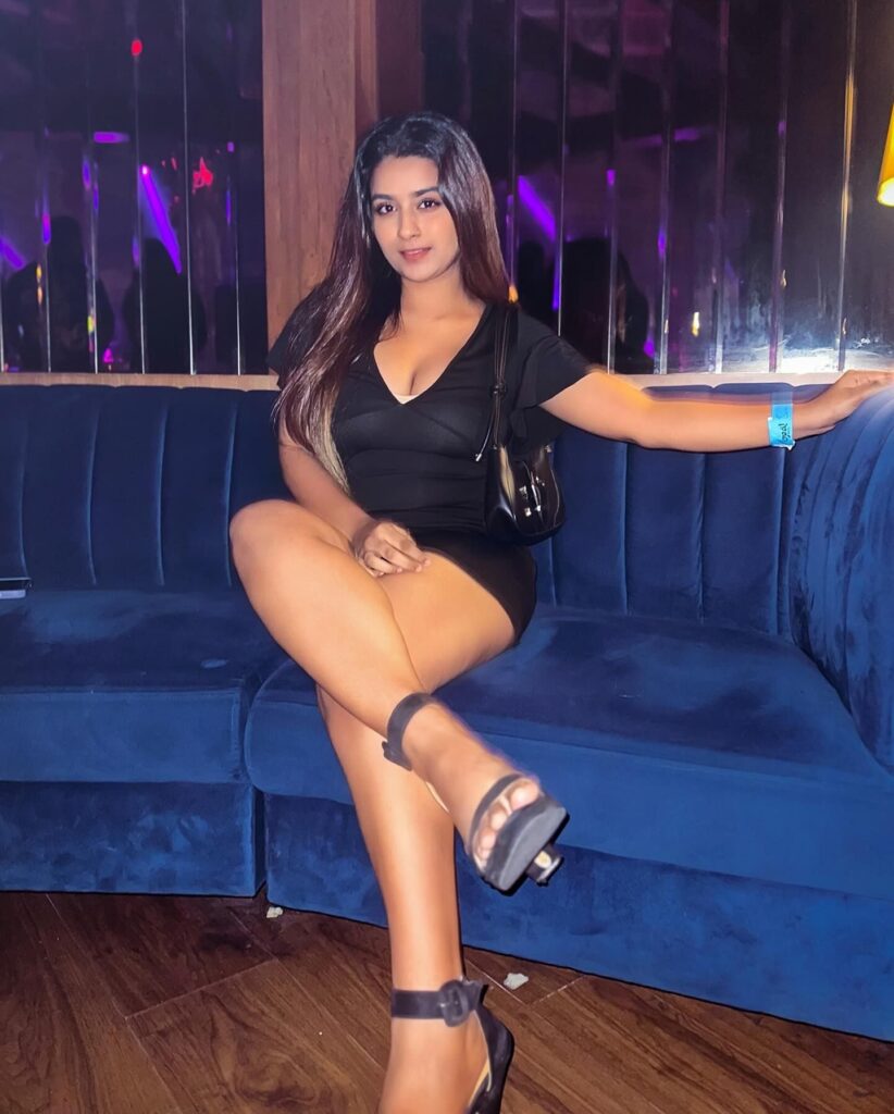 Mumbai escorts Zenab